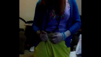 Снимак мастурбације изблиза од стране црвенокосе Светле Виле